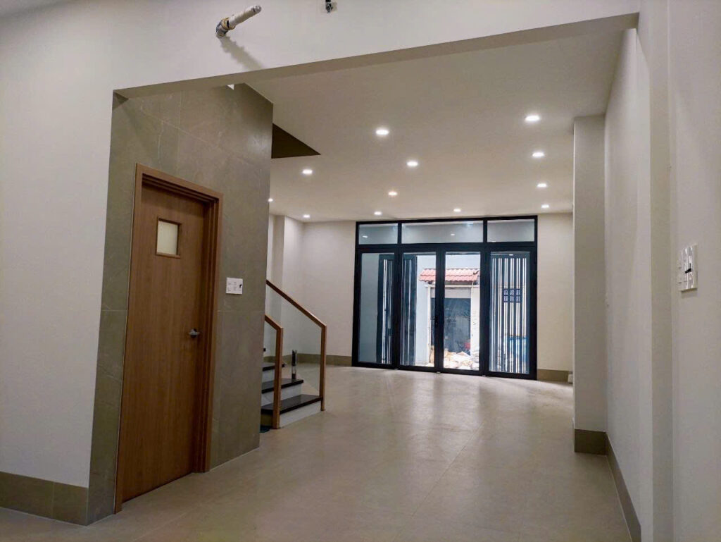 Nhà ngang 6m hiếm tại Bình Tân