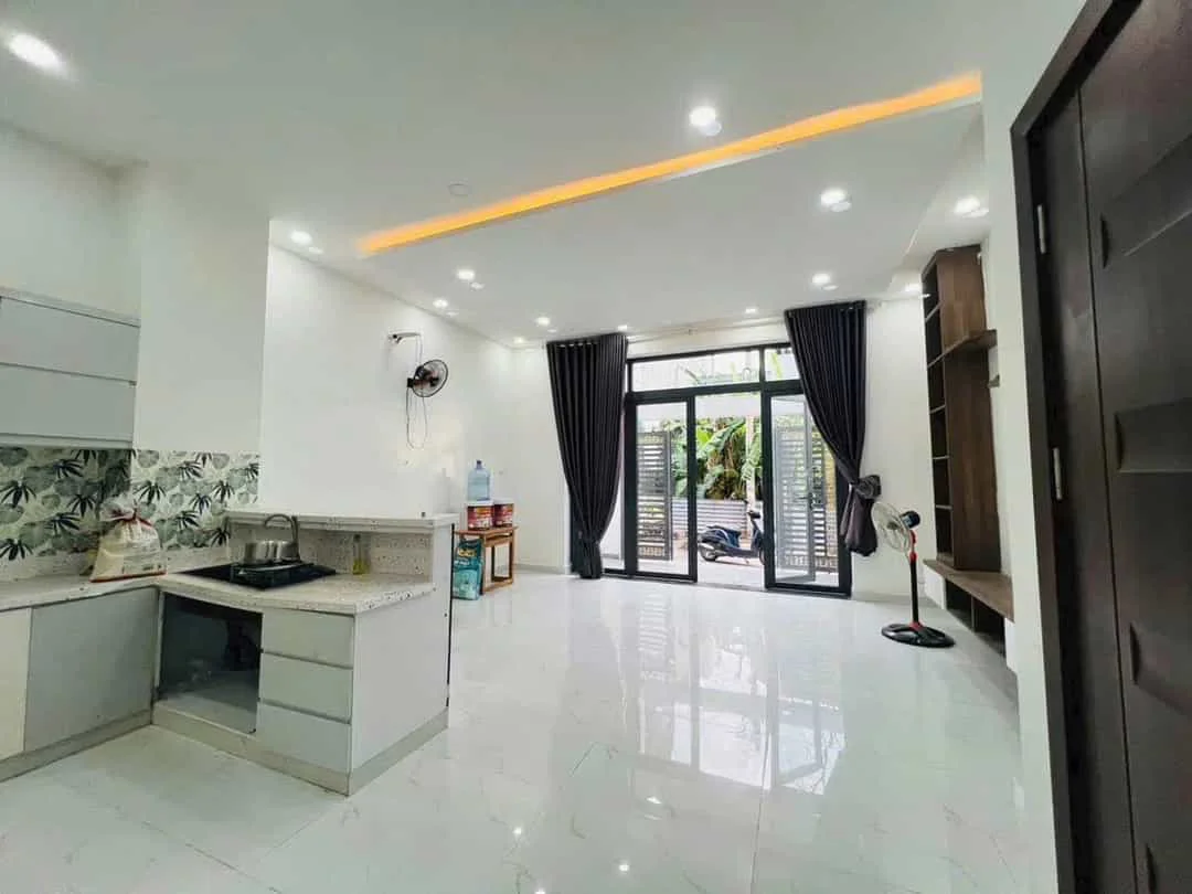 Nhà 3 Tầng 54.7m² Gần Nguyễn Duy Trinh Q9 – 4PN, 4WC, Sổ Hoàn Công