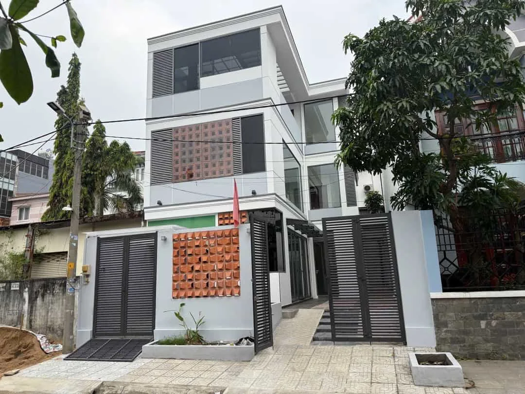 Bán Nhà 9×17.5m 3 Lầu Nguyễn Văn Quỳ, Phú Thuận, Quận 7 – 18 Tỷ