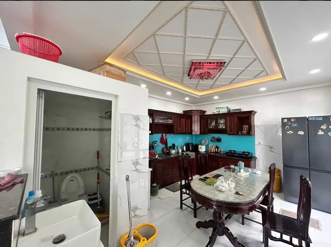 Nhà Phố 5 Tầng – Không Gian Rộng – Vị Trí Thuận Tiện