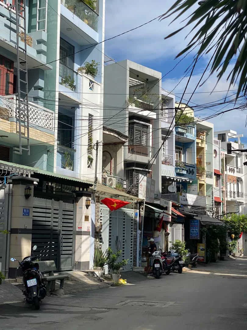Nhà Phố Cách Mặt Tiền Phạm Văn Chiêu 1 Căn – 62m2 – 3 Tầng – Hẻm 7m