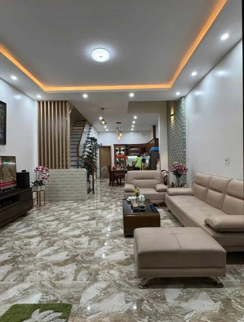 Bán Nhà 3 Tầng Trung Tâm Quận 8 – Sổ Hồng Riêng – 2,32 Tỷ
