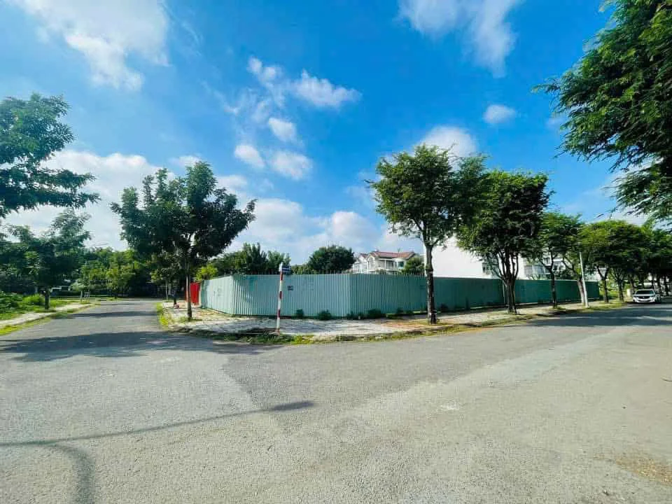 Bán 8 Nền Góc 3 Mặt Tiền Sadaco Ven Sông Quận 7 – 972m2