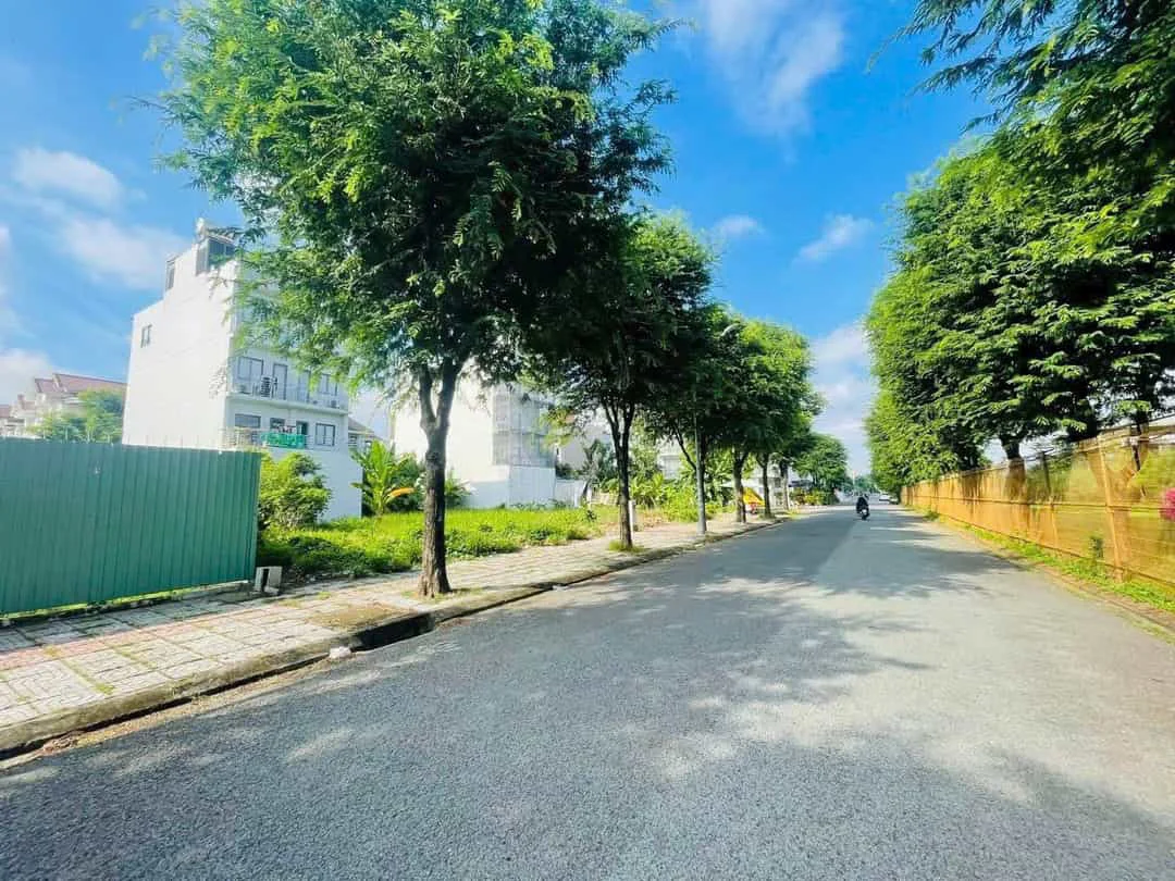 Bán 8 Nền Góc 3 Mặt Tiền Sadaco Ven Sông Quận 7 – 972m2