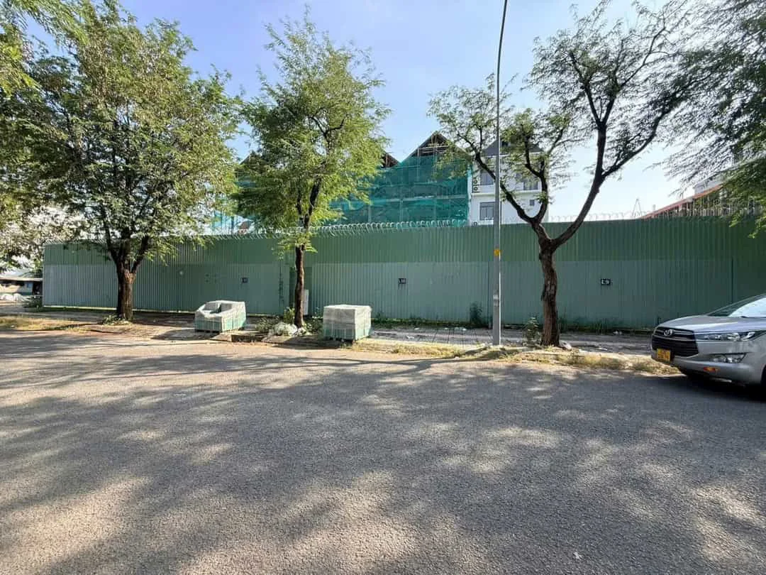 Bán 8 Nền Góc 3 Mặt Tiền Sadaco Ven Sông Quận 7 – 972m2