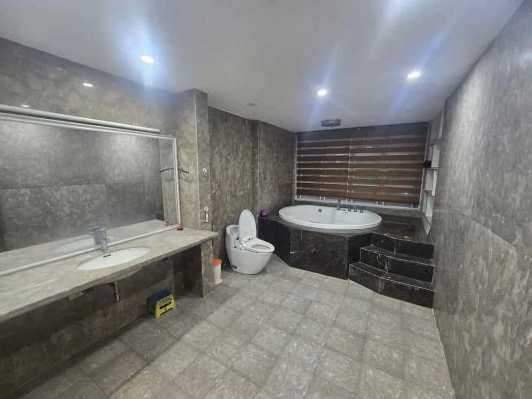 Biệt thự Việt Hưng Long Biên 200m2 – Mặt tiền rộng, vỉa hè to