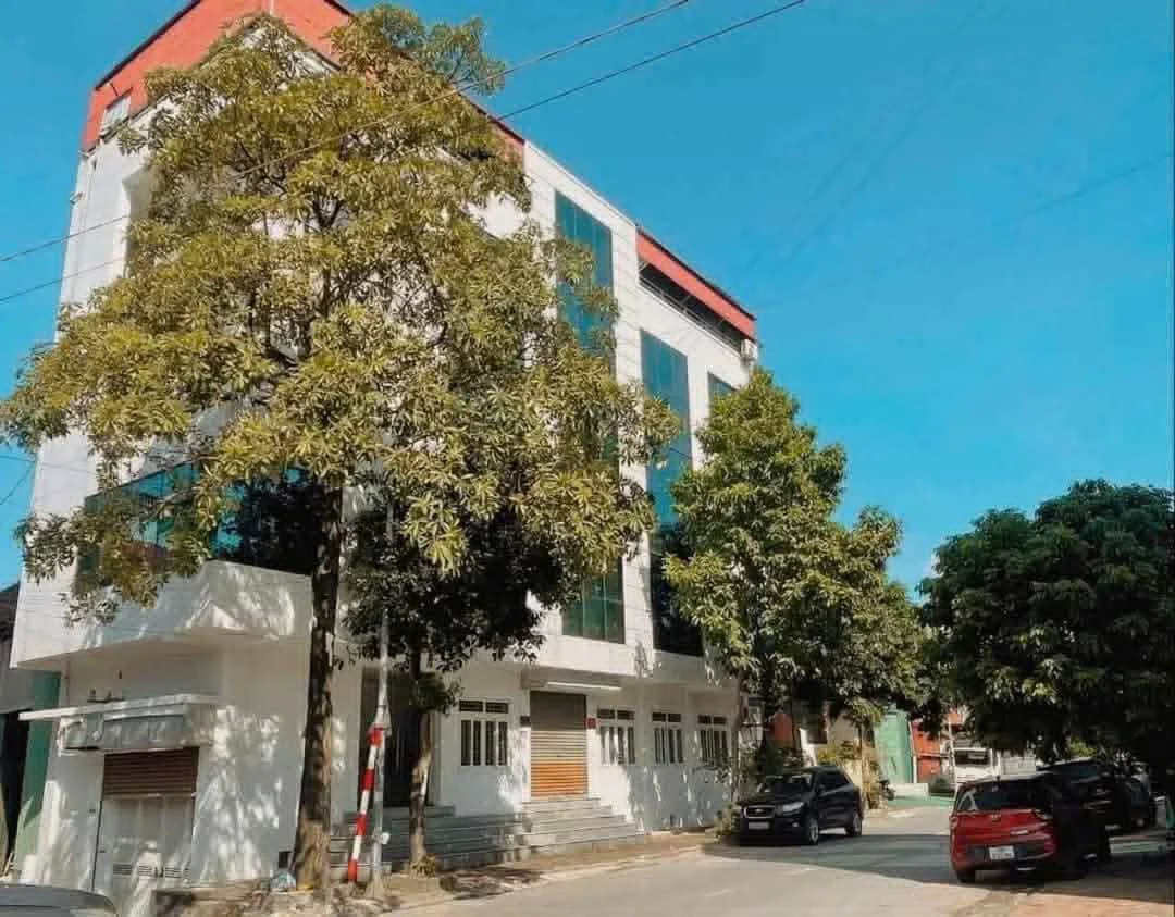 Bán Nhà 3 Mặt Tiền Ngô Xuân Quảng – 74m2 – 4 Tầng – Ở Ngay