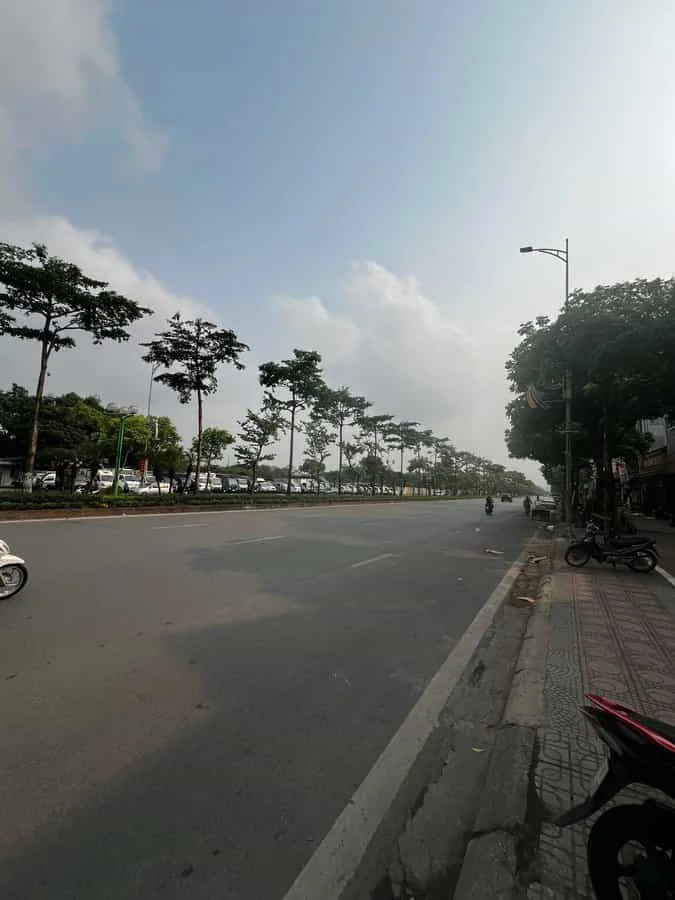 Cho Thuê Nhà Mặt Phố Ngô Gia Tự 102m² 4 Tầng – Kinh Doanh Sầm Uất