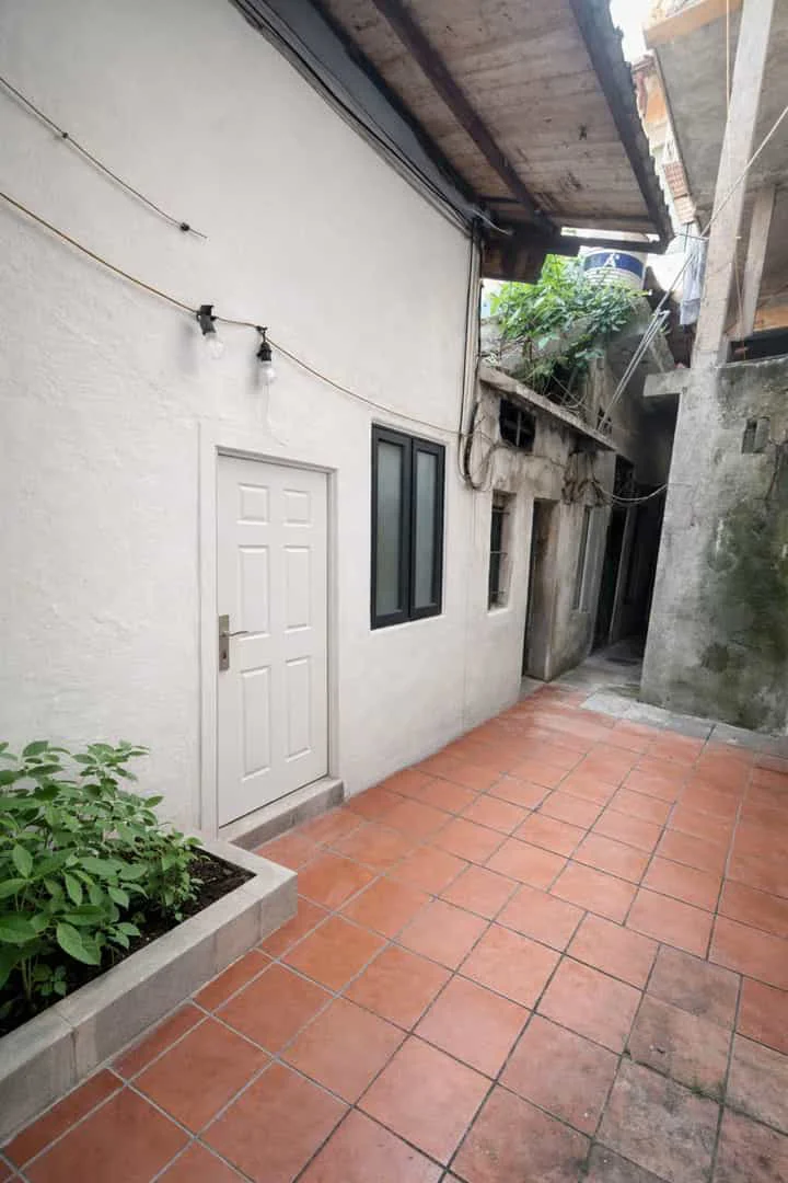 Bán Căn Hộ Tập Thể Phố Bà Triệu – 21m² Sổ Đỏ – View Phố Cổ