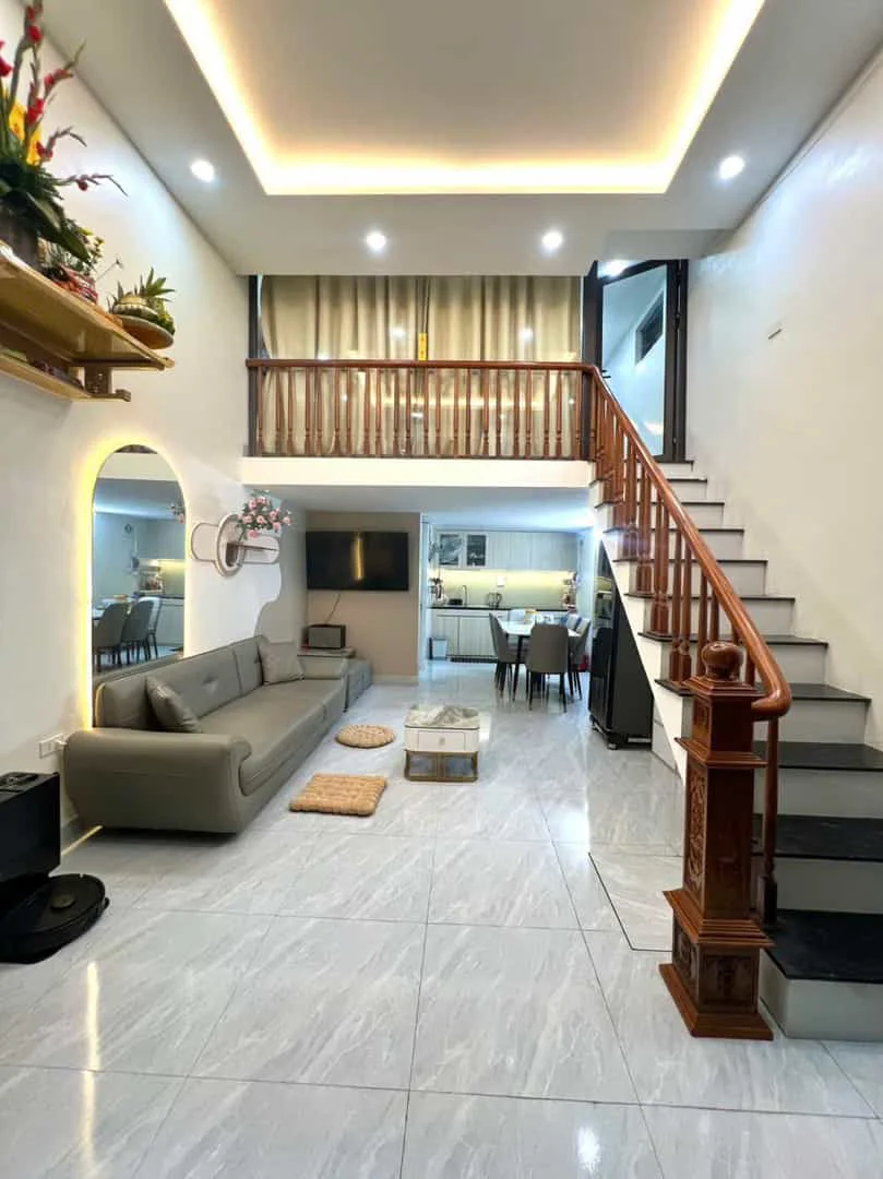 Nhà Định Công 58m2 – 2 Tầng Full Nội Thất – Sân Để Xe