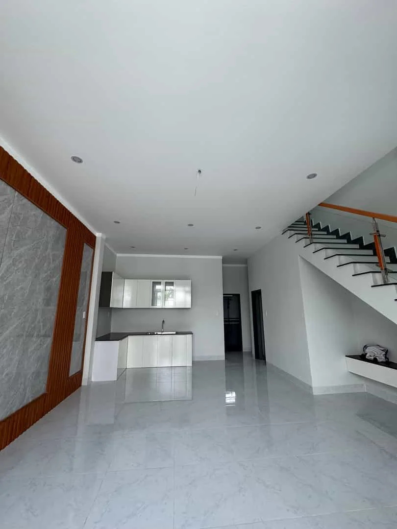 Bán Nhà 1 Trệt 1 Lầu Gần Cầu Bạch Đằng 2 – 3 Phòng Ngủ, 2 WC