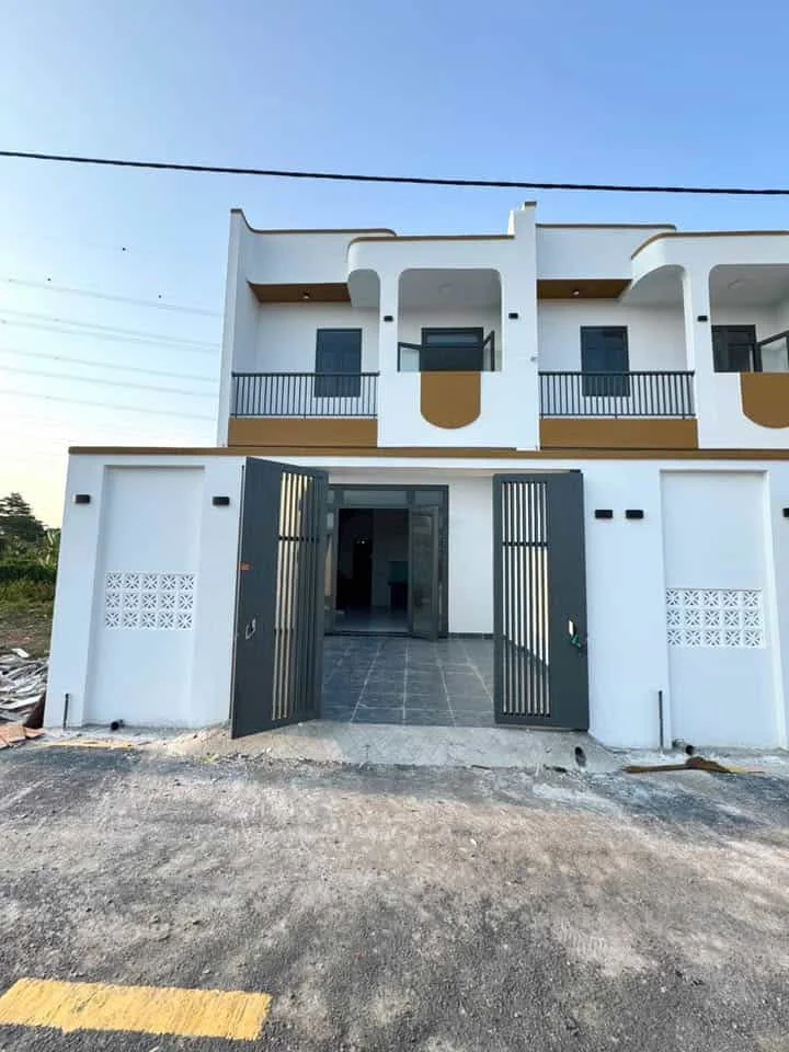 Bán Căn Nhà Hoàn Thiện Sổ Riêng – Trung Tâm Phường – Giá 500 Triệu