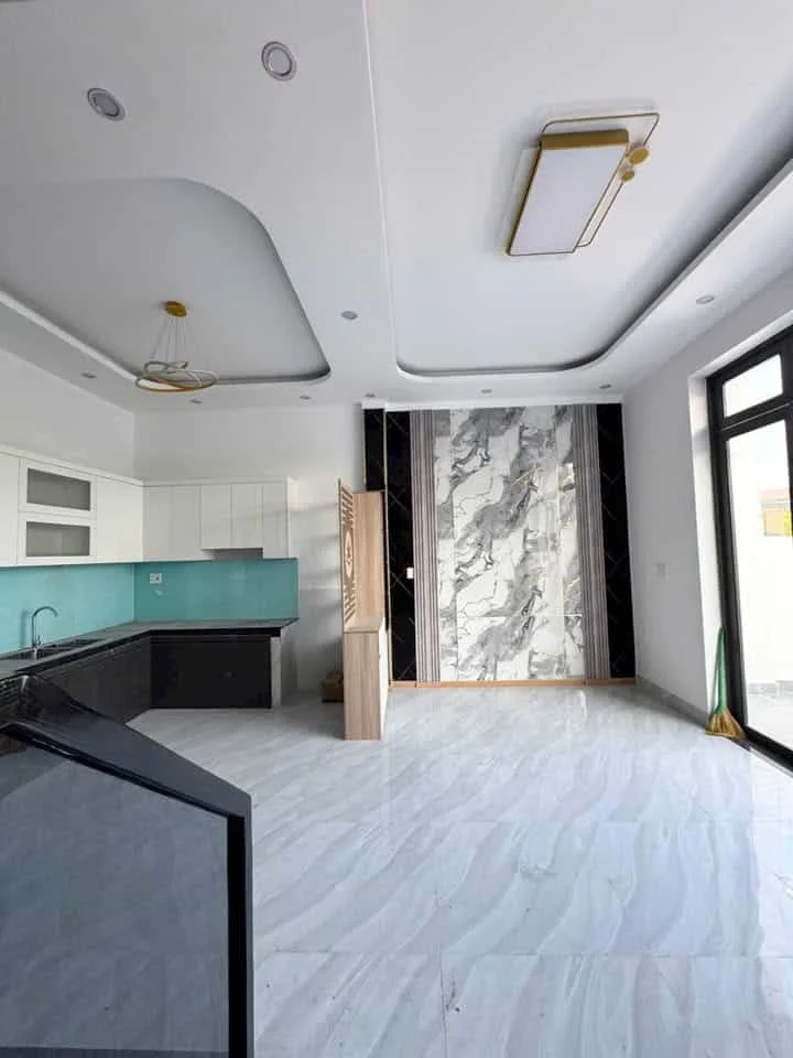 Bán Căn Nhà Hoàn Thiện Sổ Riêng – Trung Tâm Phường – Giá 500 Triệu