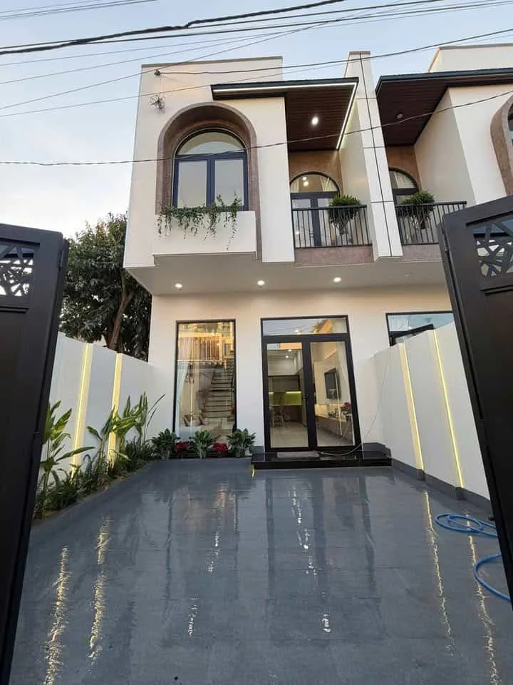 Nhà 1 Trệt 1 Lầu Xây Sẵn – Trung Tâm Đô Thị Mới Thạnh Phú