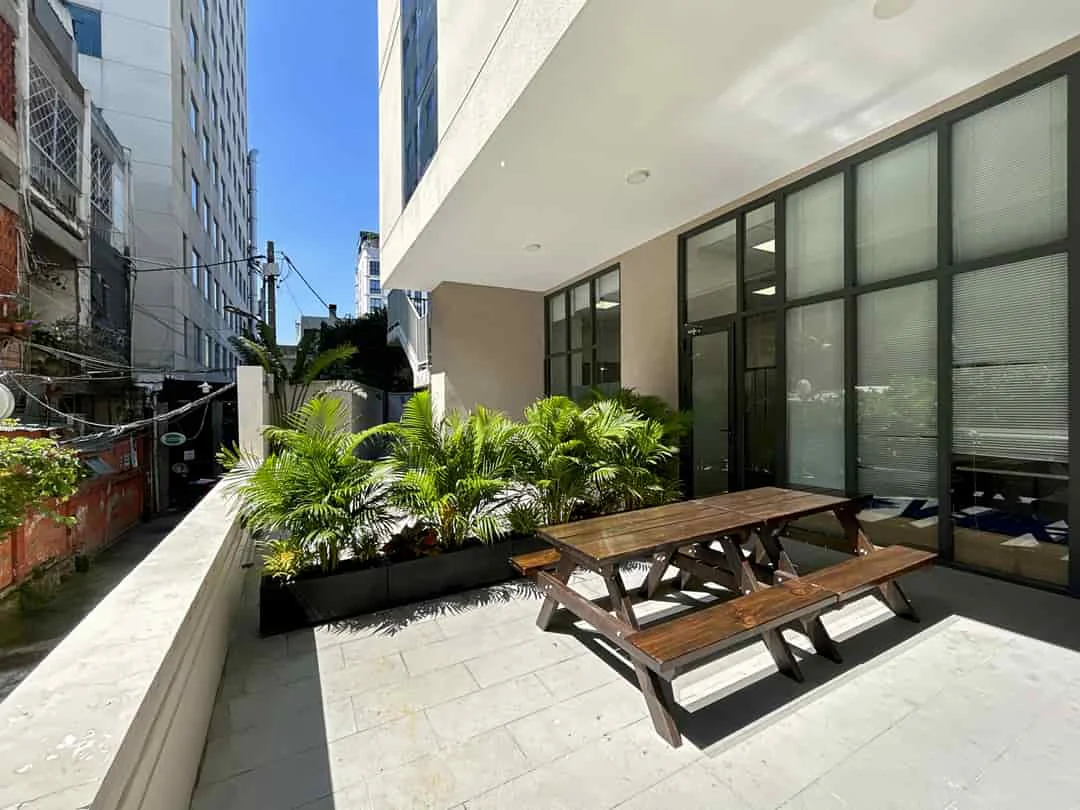 Cho Thuê Không Gian Làm Việc Chung Tại Regus L’Mak – Bàn Làm Việc Linh Hoạt