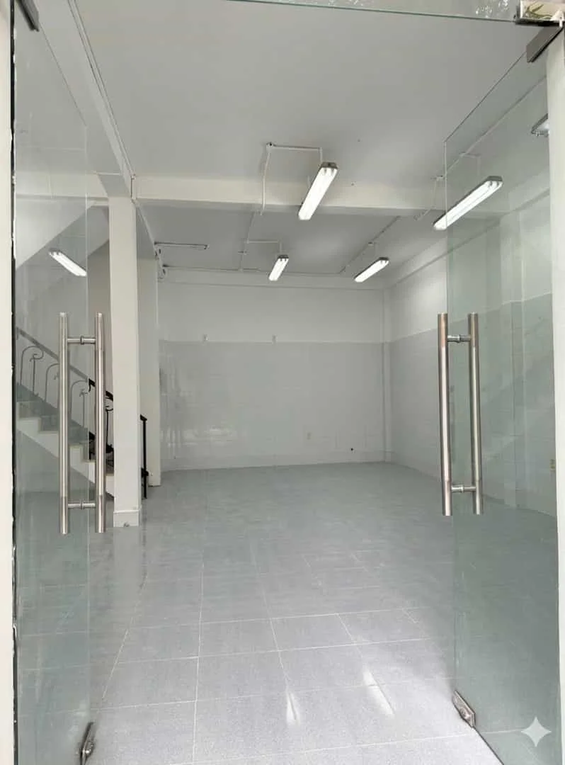 Cho Thuê Nhà Nguyên Căn Góc 2 Mặt Tiền Quận 1 – Vị Trí Đẹp, Phù Hợp Kinh Doanh