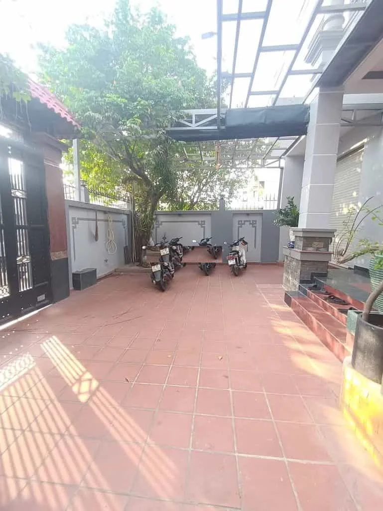 Cho Thuê Biệt Thự Sân Rộng Trường Thọ – 5 Phòng Ngủ, Đầy Đủ Nội Thất