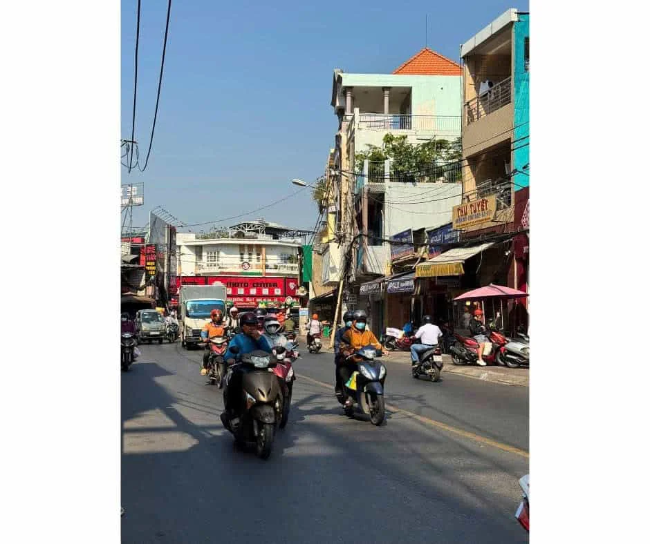 Cho Thuê Building Mặt Tiền Lê Quang Định – 484.5m² – Giá Thuê Hợp Lý